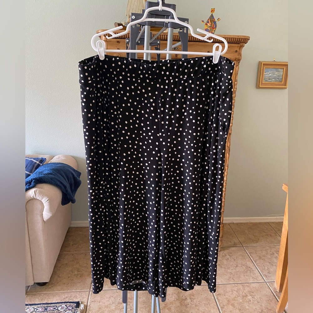 Lane Bryant cropped wide leg pants size 26/28 or 4X